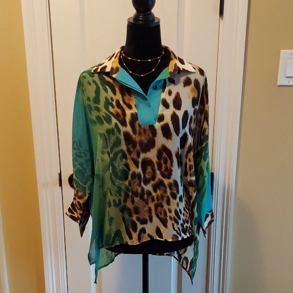 Chic Leopard Print Blouse with Teal Highlights - Picture 1 of 3